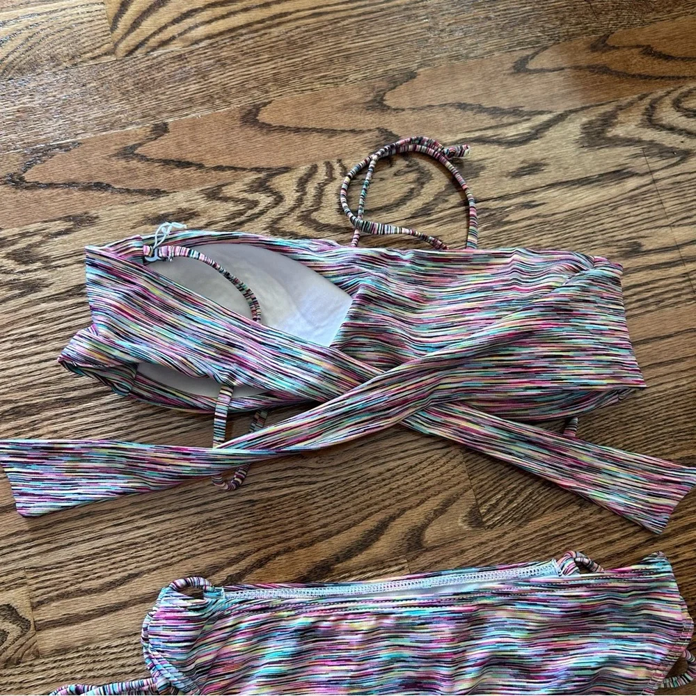 Roxy swim NWOT medium bikini twist bandeau multicolored fine stripes - Picture 12 of 12
